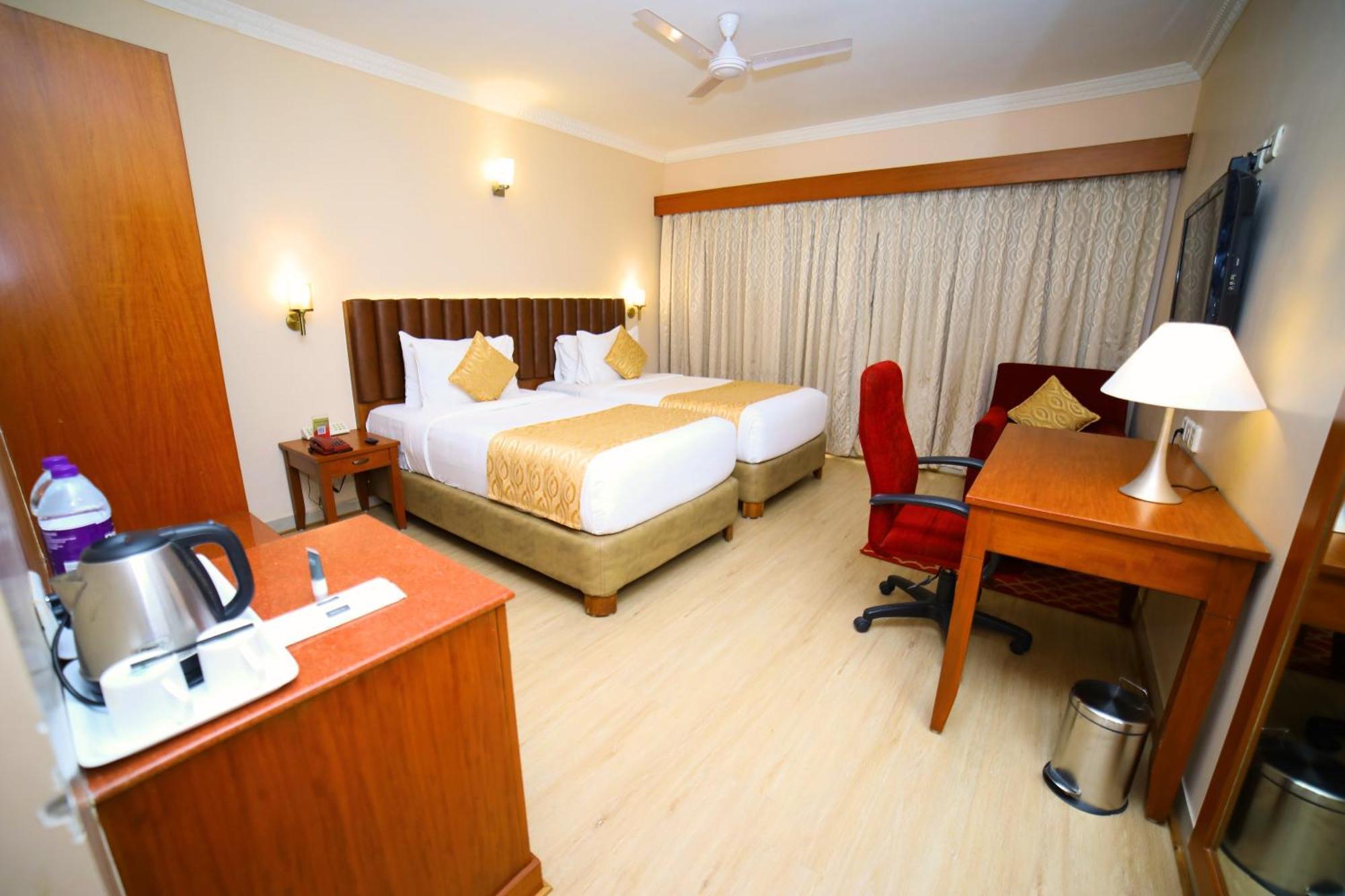 Raj Park- Hill View Hotell Tirupati Exteriör bild