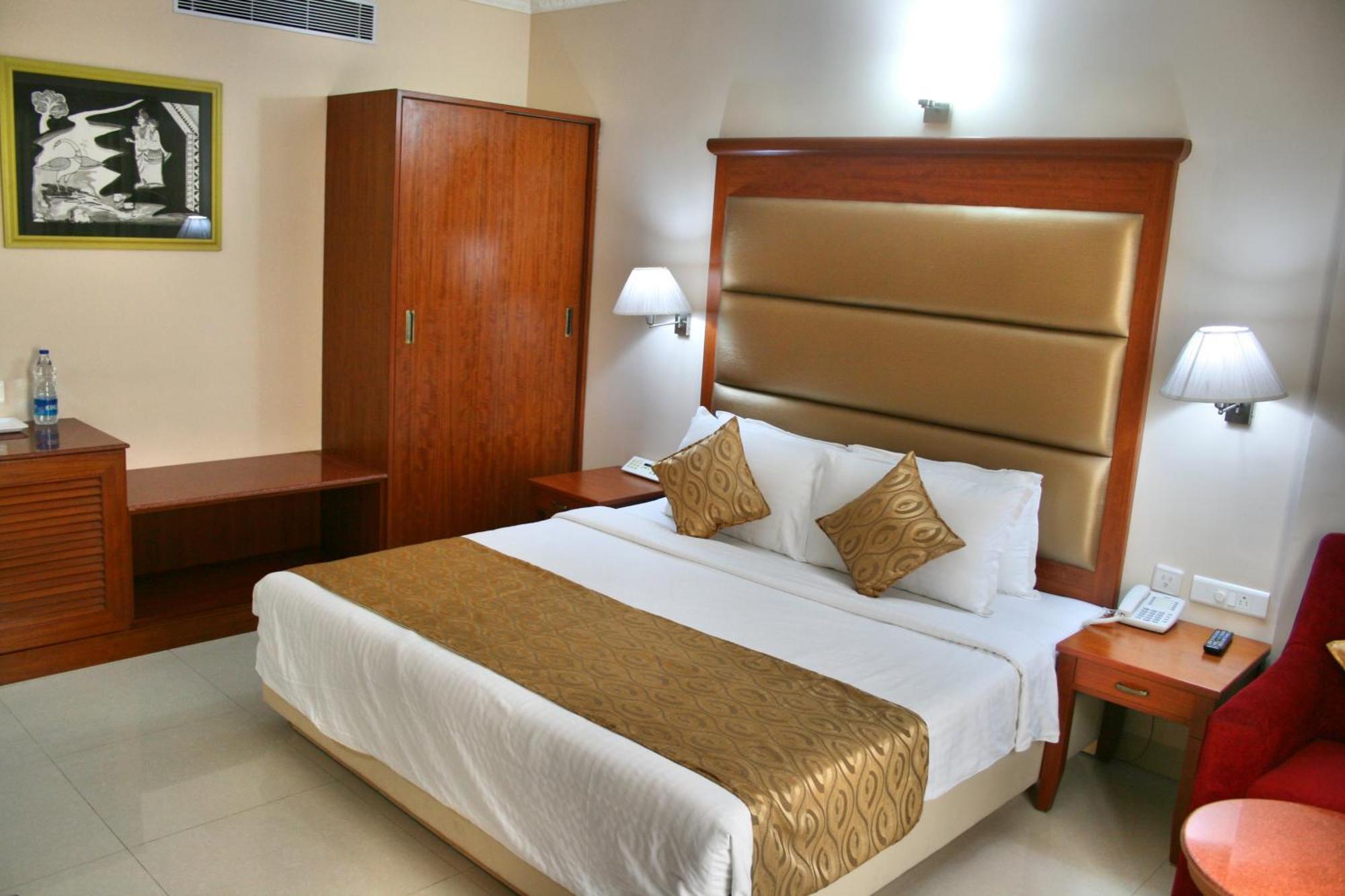 Raj Park- Hill View Hotell Tirupati Exteriör bild
