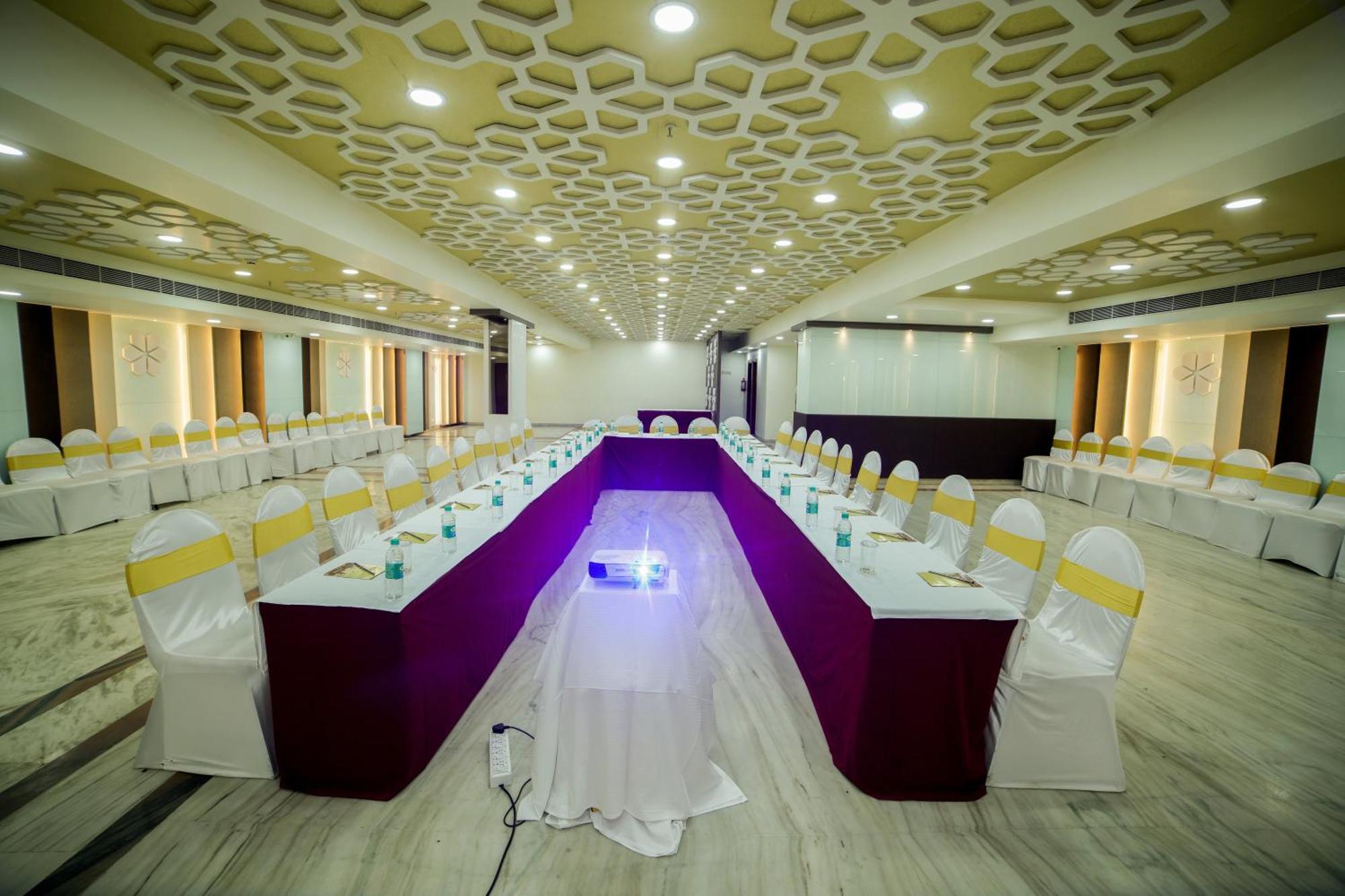 Raj Park- Hill View Hotell Tirupati Exteriör bild
