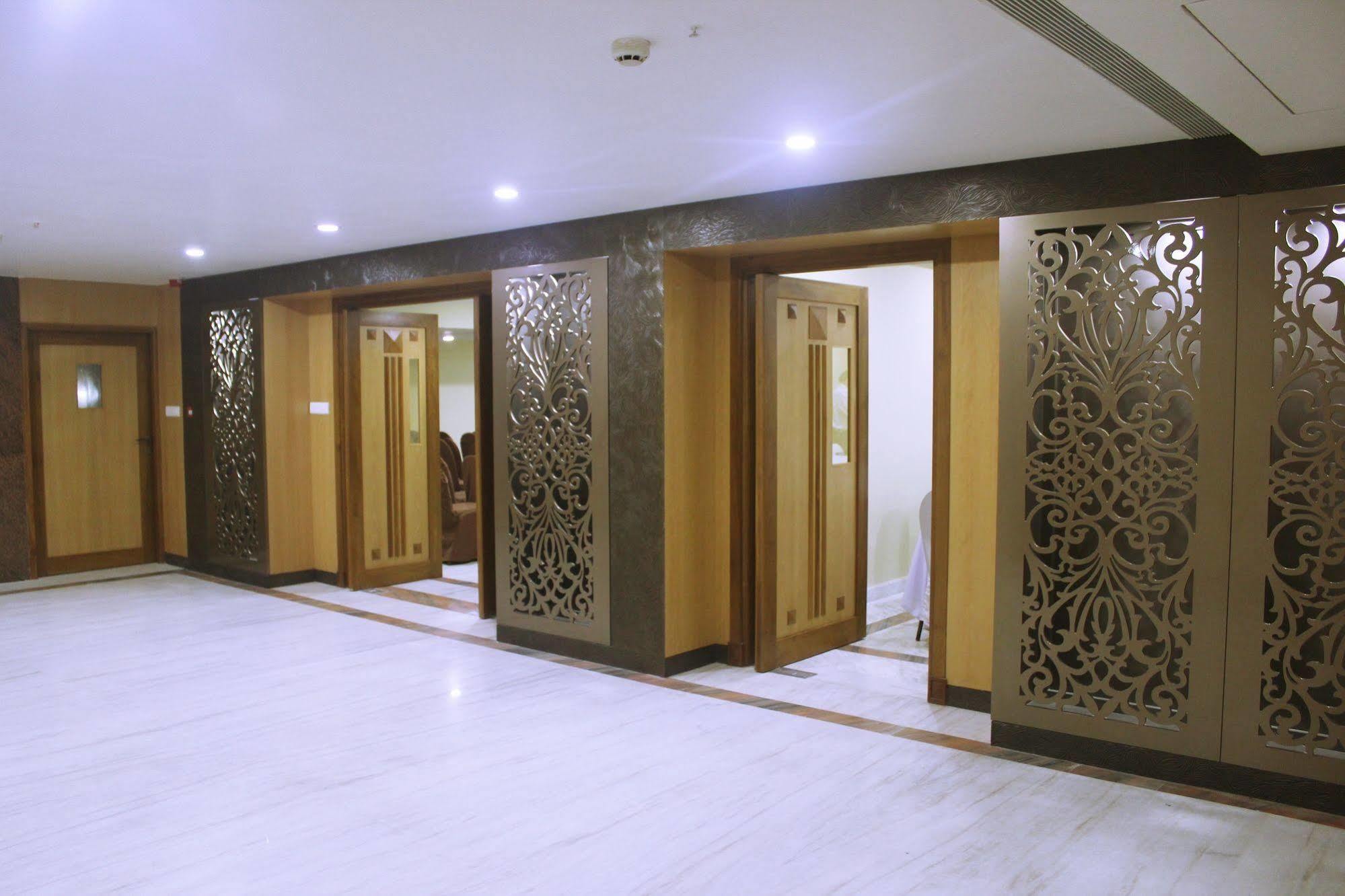 Raj Park- Hill View Hotell Tirupati Exteriör bild