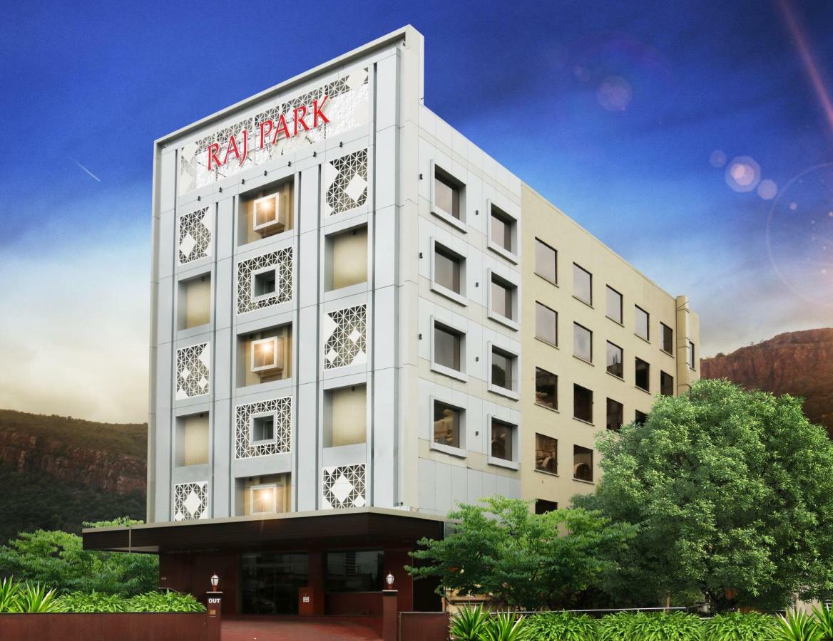 Raj Park- Hill View Hotell Tirupati Exteriör bild